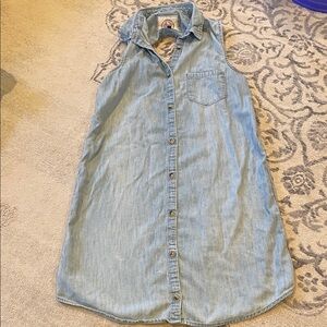 SO Denim Button-Up Dress with Chest Pocket and open back detail! Size M